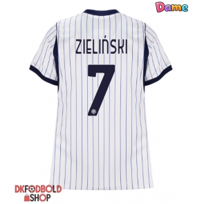 Inter Milan Piotr Zielinski #7 Udebanetrøje Dame 2026-27 Kort ærmer Inter Milan Piotr Zielinski #7 Udebanetrøje Dame 2026-27 Kort ærmer